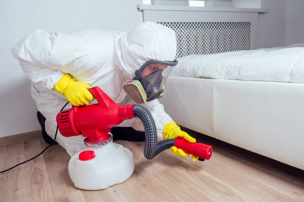 Best Pest Removal Services  in Canadian Lakes, MI